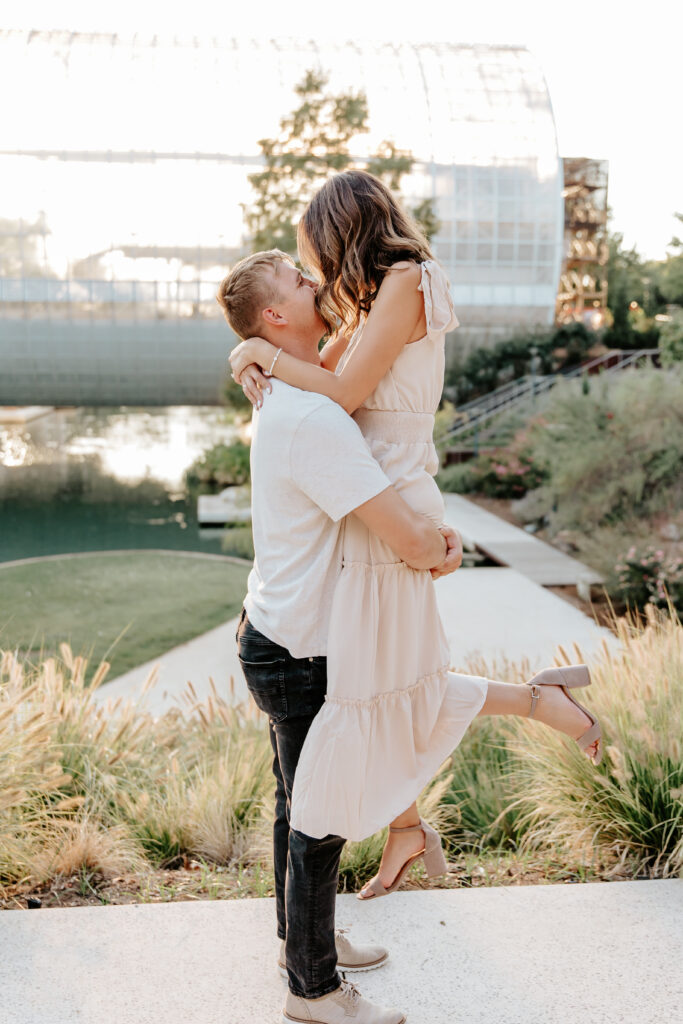 engagement session posing