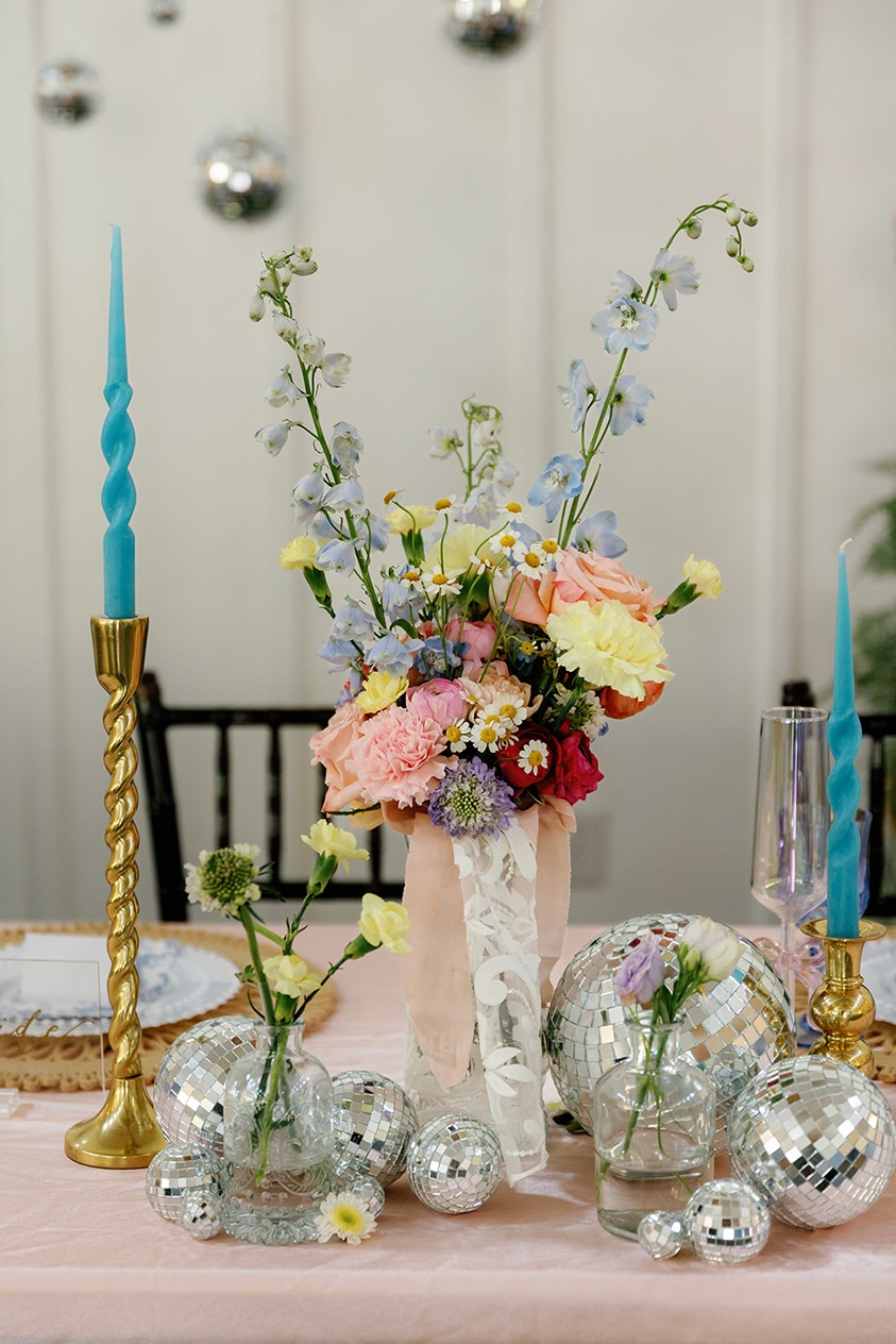 the centerpieces at a wedding planned by mastered moments a wedding planner in oklahoma
