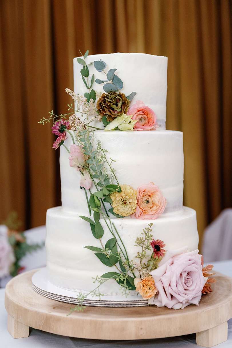 a cake from a bakery in oklahoma city ok