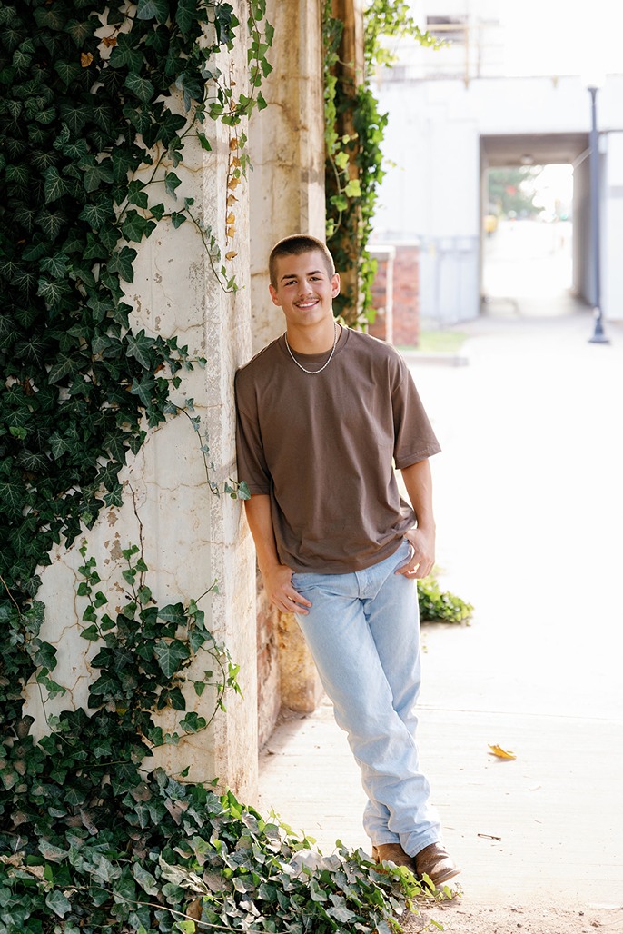 casual senior picture outfits for guys