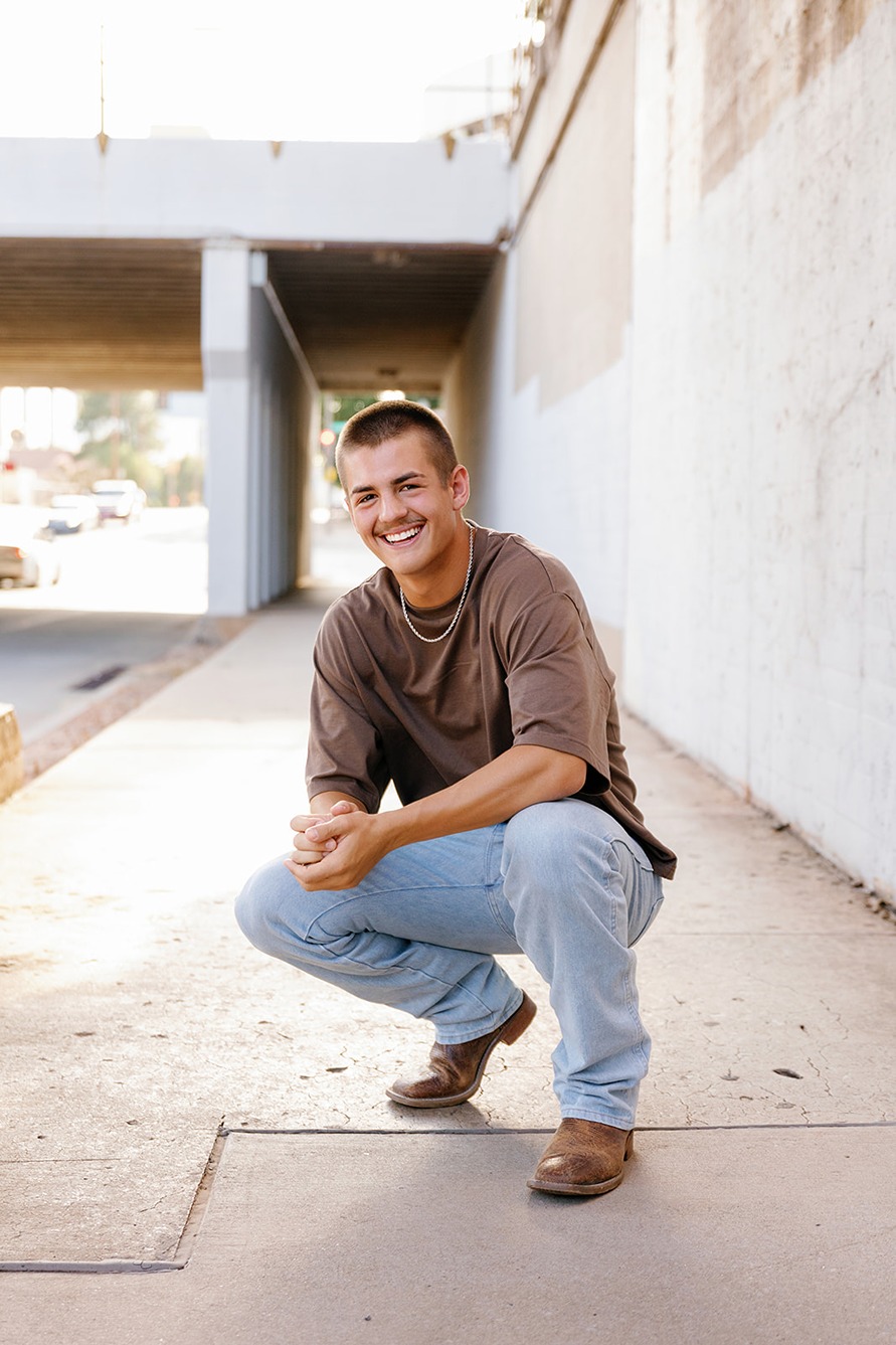 casual senior picture outfits for guys