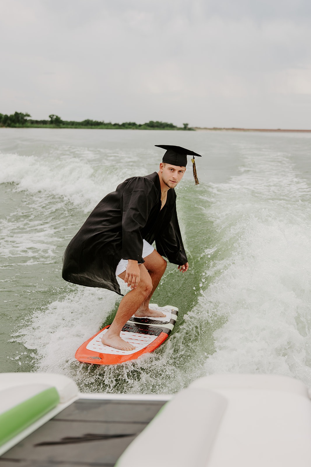 cool senior picture outfits for guys