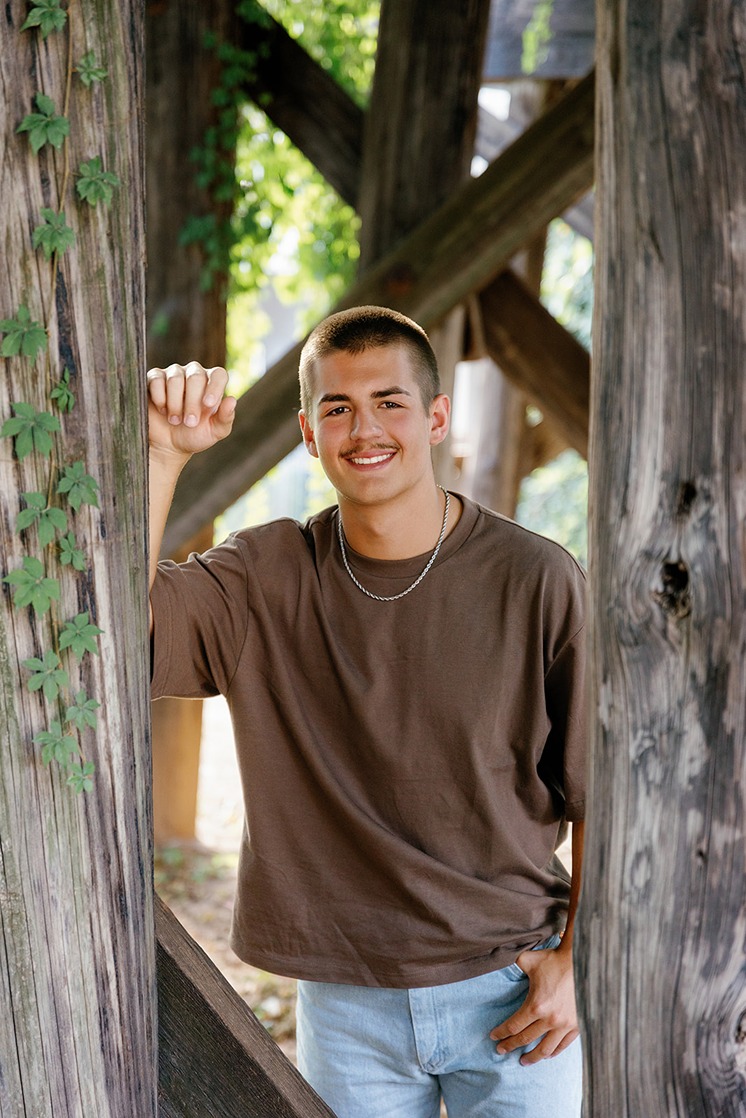 casual senior pictures outfits for guys