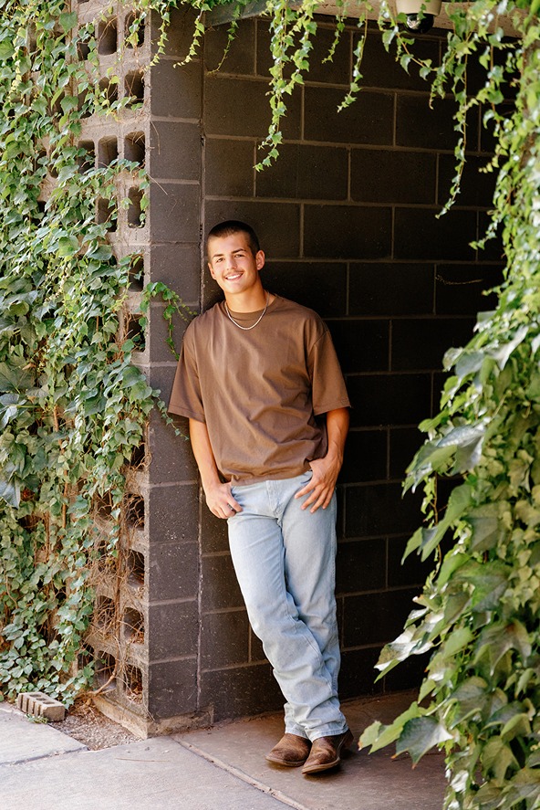 classic senior pictures outfits for guys